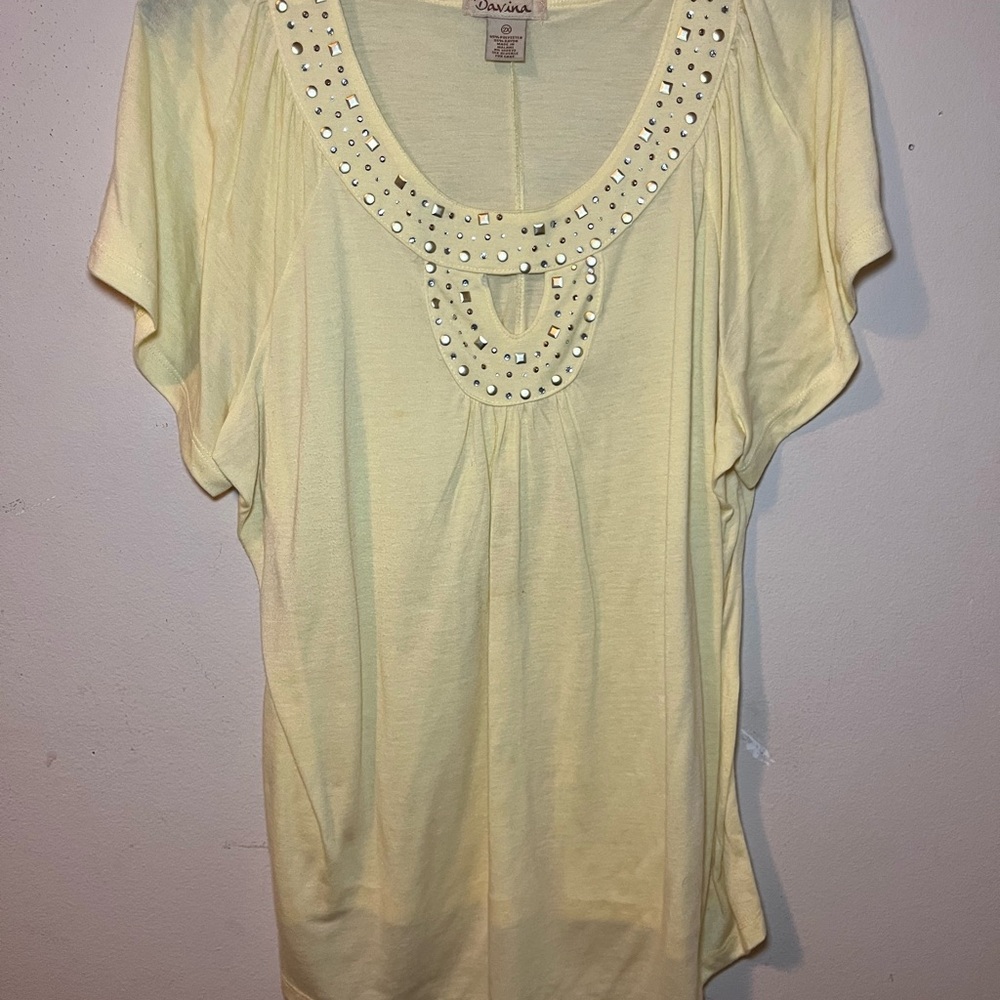 Dana Buchman Light Yellow Studded Short Sleeve Top